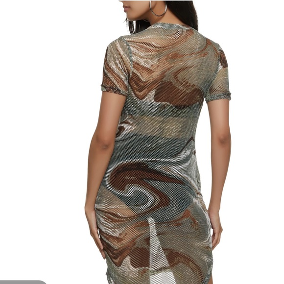 Fishnet Swirl Print T-Shirt Dress - Picture 2 of 3